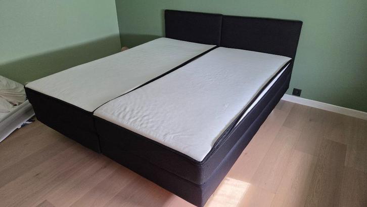 4 zwarte enkele zwarte boxspring bedden van goede kwaliteitt, Huis en Inrichting, Slaapkamer | Boxsprings, Zo goed als nieuw, 90 cm