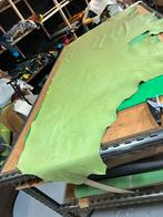 Olijf groen halve huid 1.3 mm dikte soepel en glad A-127, Ophalen of Verzenden, Groen