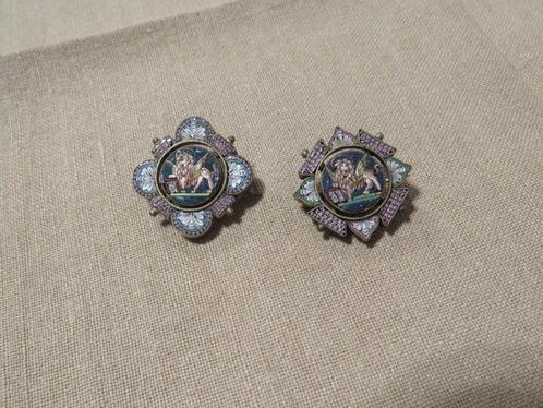 2 kleine antieke broches, Handtassen en Accessoires, Antieke sieraden, Broche, Overige materialen, Ophalen of Verzenden
