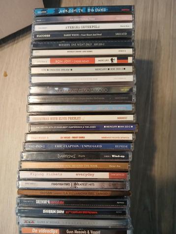 CD divers en bon état, tous genres confondus (nouveaux noms) disponible aux enchères