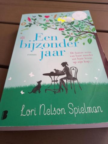 Lori Nelson Spielman - Een bijzonder jaar beschikbaar voor biedingen