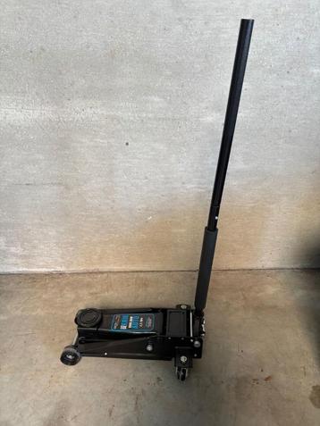 auto krik 2,5 Ton beschikbaar voor biedingen