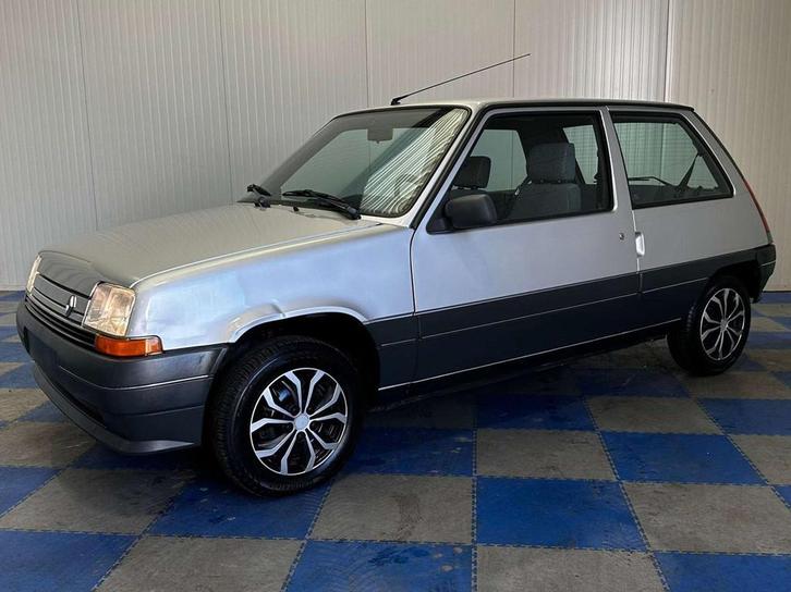 Renault 1.4i benzine AUTOMATIQUE 2de eigenaar, Auto's, Oldtimers, Bedrijf, Te koop, Metaalkleur, Renault, Benzine, Berline, 3 deurs