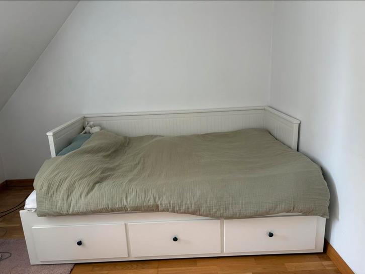 Bedbank IKEA, Huis en Inrichting, Slaapkamer | Bedden, Zo goed als nieuw, Tweepersoons, Wit, Verstelbaar, Ophalen