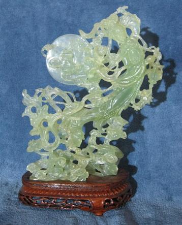 groot jade beeld Chinese geisha met wapen en schild.    beschikbaar voor biedingen