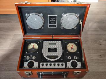 Retro draagbare radio-cd beschikbaar voor biedingen