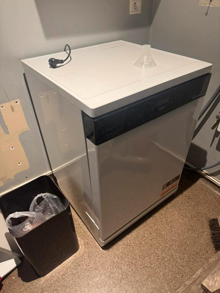 Whirlpool vaatwasmachine, Elektronische apparatuur, Vaatwasmachines, Zo goed als nieuw, Vrijstaand, Ophalen