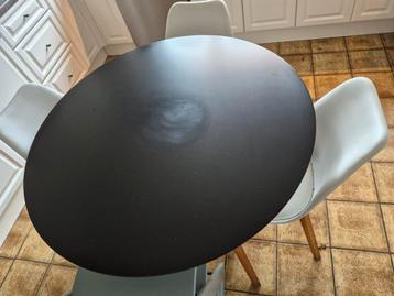 Ronde keukentafel te koop beschikbaar voor biedingen
