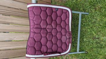 Paarse set  beschikbaar voor biedingen