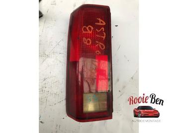 Achterlicht links van een Chevrolet Chevy beschikbaar voor biedingen