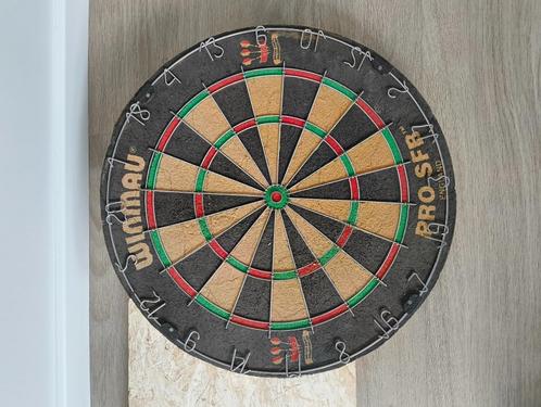 Winmau Pro SFB Dartbord ongebruikt, Sport en Fitness, Darts, Zo goed als nieuw, Dartbord, Ophalen
