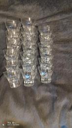 Lot de 19 verres à shot ou peket 30 ml/3 cl, Zo goed als nieuw