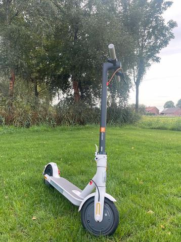 Elektrische step Wit beschikbaar voor biedingen