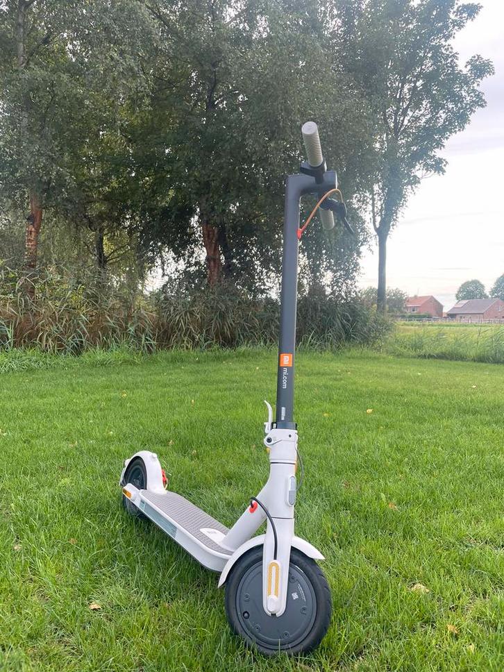 Elektrische step Wit, Motoren, Accessoires | Koffers en Tassen, Zo goed als nieuw, Ophalen of Verzenden