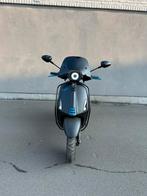 Vespa sprint (a-klasse), Fietsen en Brommers, Ophalen, Overige modellen, Klasse A (25 km/u), Zo goed als nieuw