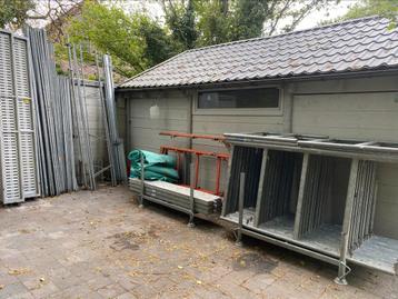 Échafaudage 1m large 175m2+-, Enlèvement ou Envoi, Comme neuf