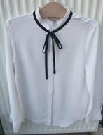 Witte blouse met zwart lintje van H&M maat 36, Kleding | Dames, H&M, Wit, Ophalen of Verzenden, Zo goed als nieuw