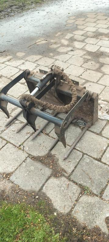 knikmops 90 mestklem  beschikbaar voor biedingen