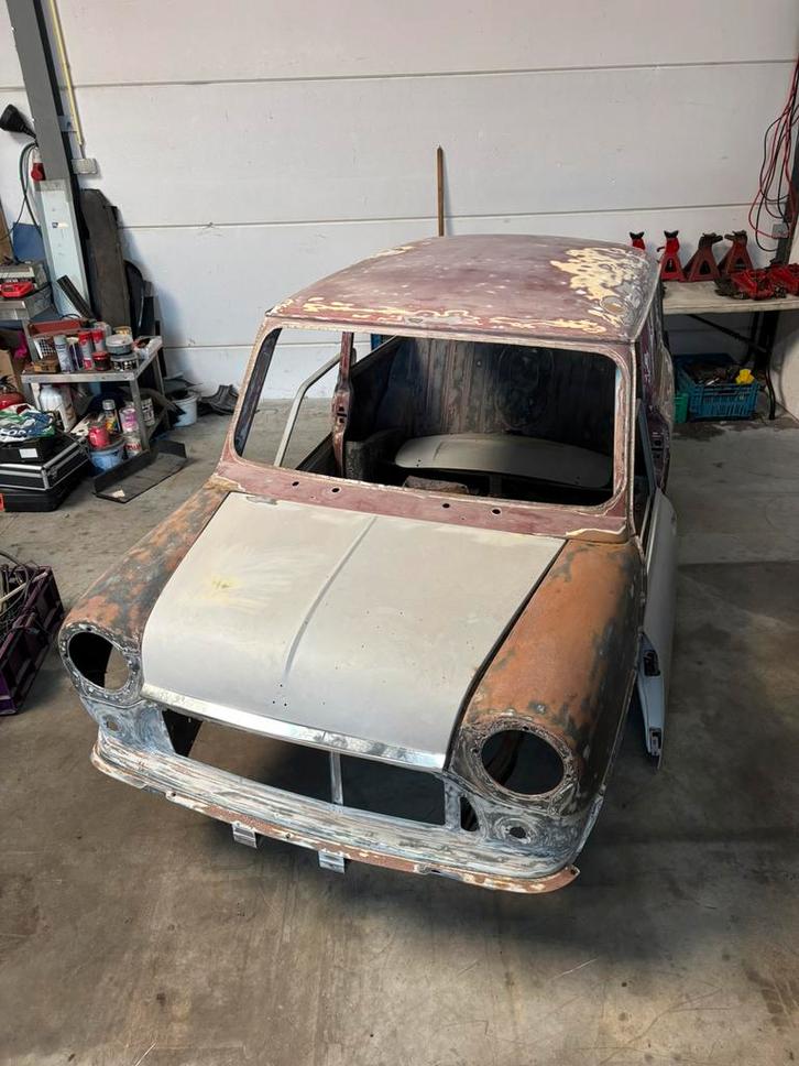 Koets classic mini bouwjaar 1983 (zeer netjes), Auto's, Mini, Bedrijf, Benzine, 2 deurs, Handgeschakeld, Rood, Ophalen