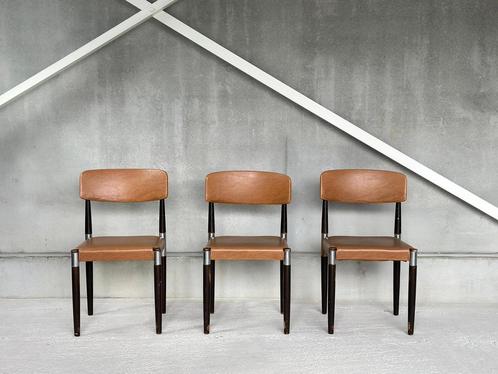 2 Scandinavische eetkamerstoelen + 1 gratis, Antiek en Kunst, Antiek | Meubels | Stoelen en Sofa's, Ophalen