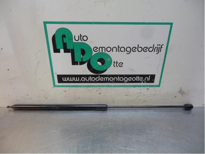 Gasdemper Motorkap links van een Renault Megane (Megane 09-), Auto-onderdelen, Carrosserie, Renault, Gebruikt, Ophalen of Verzenden