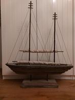 Decoratieve houten boot, Zo goed als nieuw, Ophalen
