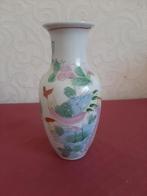 Vase en porcelaine orientale vintage avec oiseaux et fleurs, Antiquités & Art, Enlèvement ou Envoi