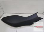 APRILIA DORSODURO 900 899575C2 17 - 20 SEAT, Ophalen of Verzenden, Gebruikt