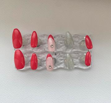 Press on nagels €3 beschikbaar voor biedingen