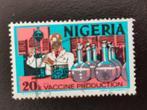 Nigéria 1973 - production de vaccins - laboratoire, Timbres & Monnaies, Timbres | Afrique, Affranchi, Enlèvement ou Envoi, Nigeria