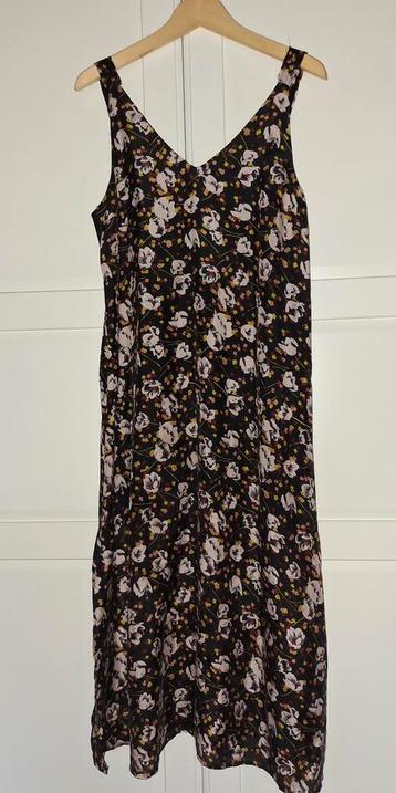 Zomerkleding beschikbaar voor biedingen