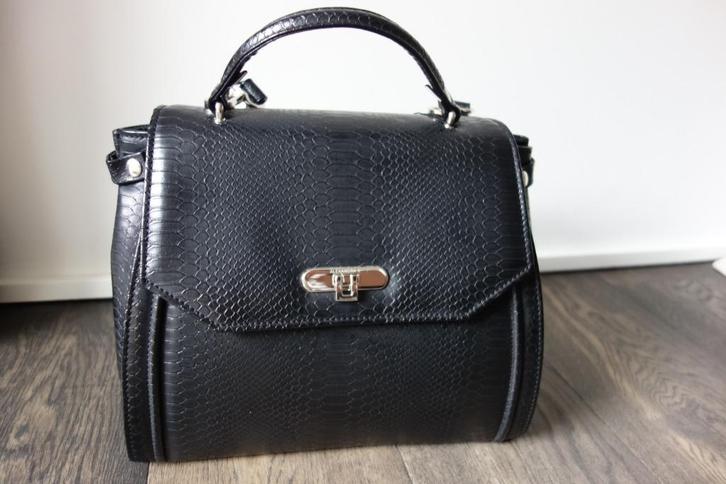 Sac à rabat VEGAN noir "ALEXANDRA K" Envoi compris, Handtassen en Accessoires, Tassen | Damestassen, Nieuw, Zwart, Verzenden