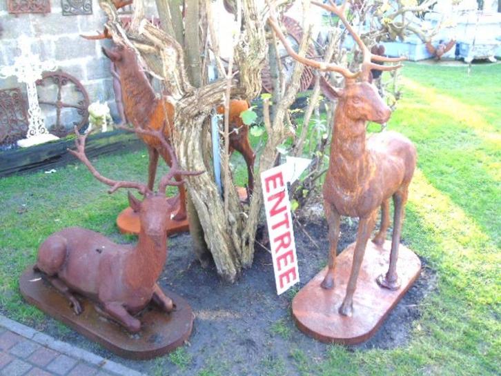 groot hert staand in roestig gietijzer, Tuin en Terras, Tuinbeelden, Nieuw, Dierenbeeld, Metaal, Ophalen