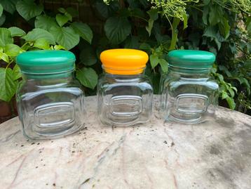 3 bocaux de rangement / pots vintage en verre et plastique