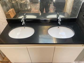 Badkamermeubel met blauwe steen beschikbaar voor biedingen