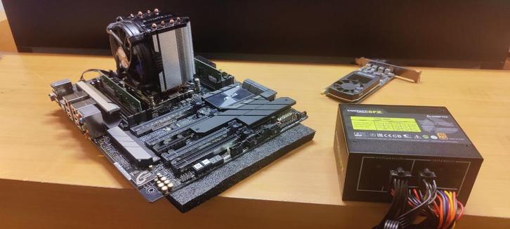 Asus Workstation C422 PRO Intel Xeon W-2255 16 GB ram WIN 11, Computers en Software, Desktop Pc's, Gebruikt, 3 tot 4 Ghz, SSD