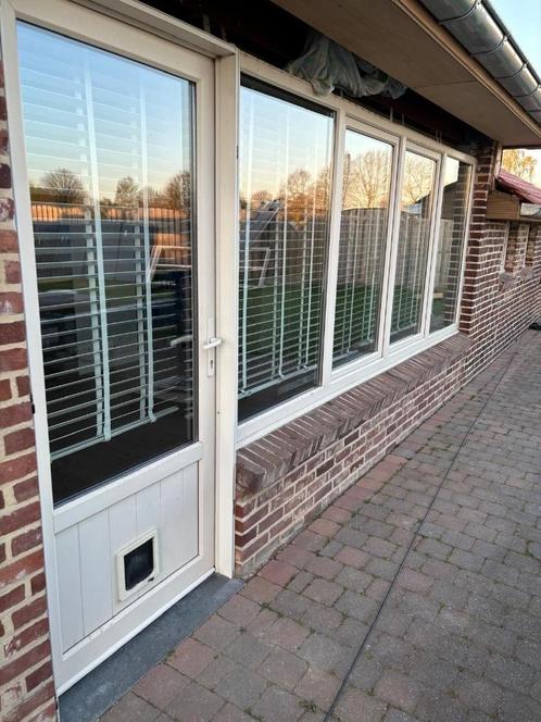 Raamkozijn met deur, Doe-het-zelf en Bouw, Raamkozijnen en Schuifdeuren, Gebruikt, Raamkozijn, Kunststof, Ophalen