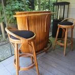 bar en twee krukken, Ophalen