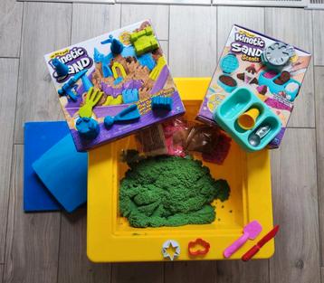 Kinetisch zand, in handige speeltafel  beschikbaar voor biedingen