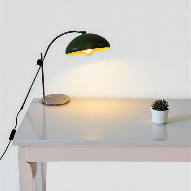 Vintage industriële groene tafellamp / desk lamp, Antiek en Kunst, Antiek | Verlichting, Ophalen of Verzenden