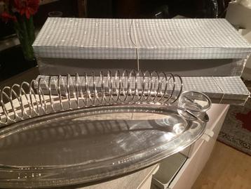 Grote serveerschotel met spiraal voor toast.  281/Ch.  beschikbaar voor biedingen