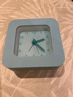 Lichtblauw klokje, als nieuw, merk Quartz, Enlèvement ou Envoi, Comme neuf, Analogique, Réveil ou Horloge