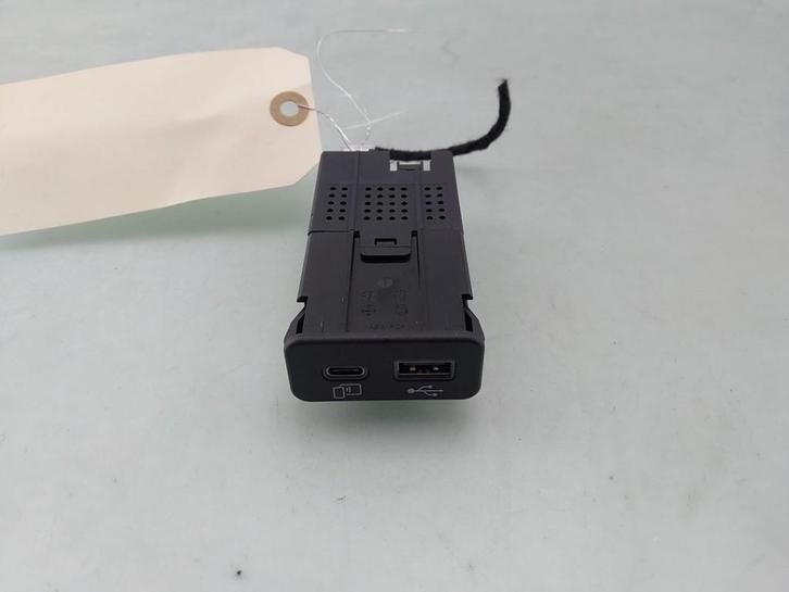 PORT AUX/USB Iveco New Daily VI (|5803105662|), Autos : Pièces & Accessoires, Autres pièces automobiles, Autres marques automobiles