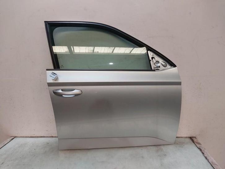 PORTE AVANT DROITE Skoda Fabia III Combi (NJ5), Autos : Pièces & Accessoires, Carrosserie & Tôlerie, Porte, Skoda, Avant, Droite