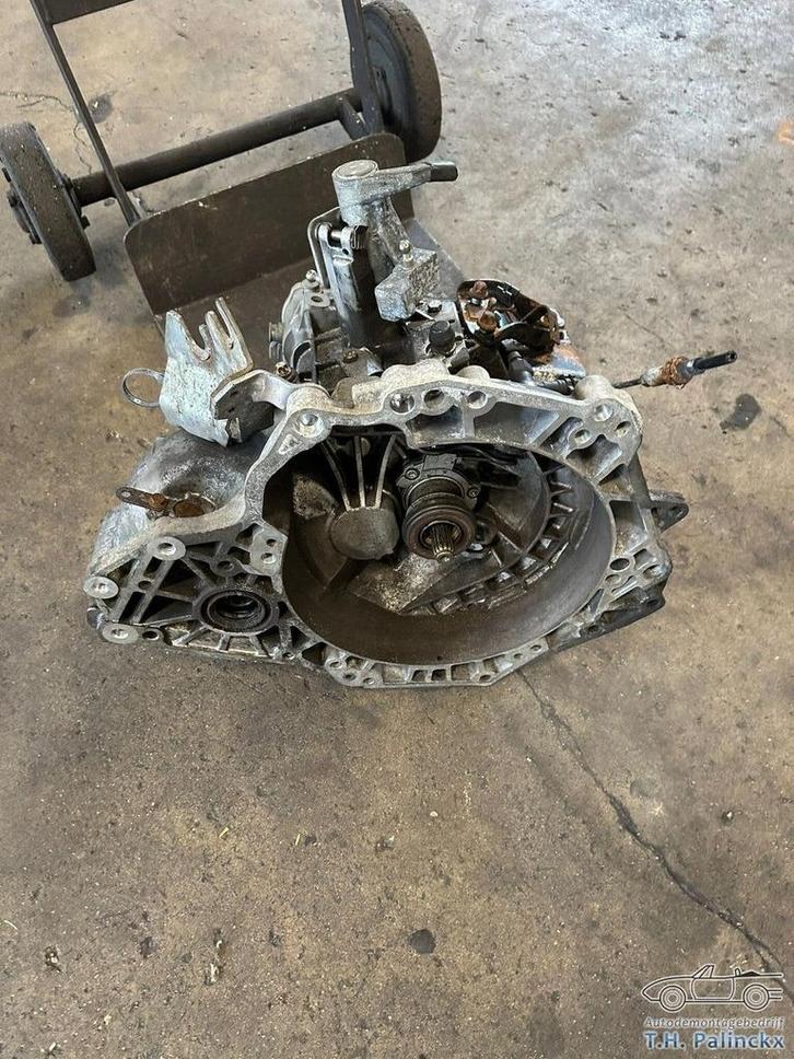 Versnellingsbak suzuki swift 1.3 DSL bouwjaar 2006, Auto-onderdelen, Transmissie en Toebehoren, Suzuki, Gebruikt, Ophalen of Verzenden