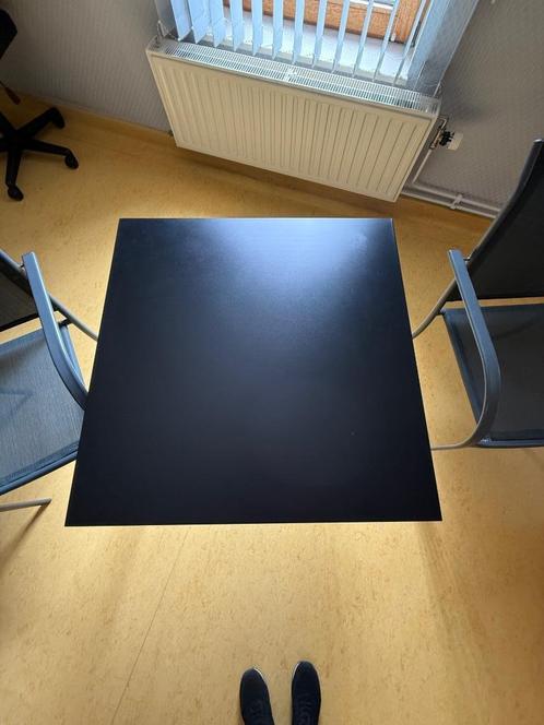 Table de jardin noire en fer et ses quatre chaises, Tuin en Terras, Tuinmeubel-accessoires, Gebruikt, Ophalen