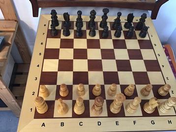 Prachtig schaakspel professioneel houten schaakbord  beschikbaar voor biedingen