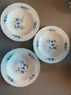 3 Diepe Borden
Voor sportprijs !!!  Boch "Bleu de Tournay"., Ophalen of Verzenden