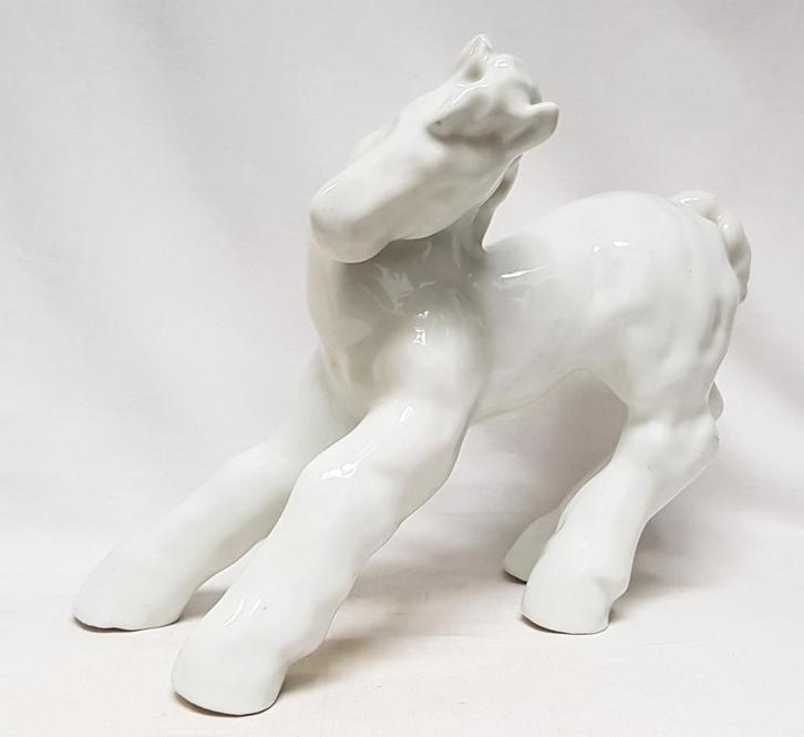 Cerabel - Baudour - Domien Ingels attr. - Poulain joueur., Antiquités & Art, Antiquités | Porcelaine, Enlèvement ou Envoi