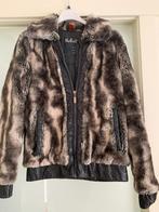 Mooie winterjas voor meisjes  - maat 164, Kinderen en Baby's, Gebruikt, Meisje, Ophalen of Verzenden, No Bell